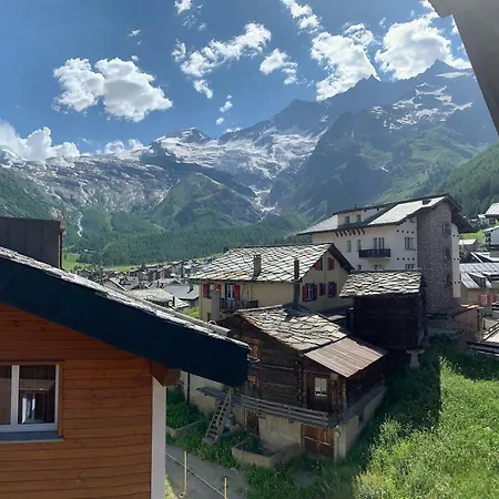 In Chalet Frohsinn, Central Saasfee * Saas-Fee